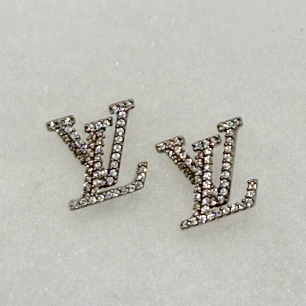 AUTHENTIC LV ICONIC CRYSTAL LOGO EARRINGS - SILVER - Picture 3 of 12